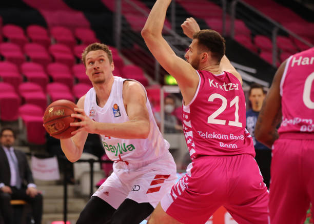 都将继续在 都将继续在