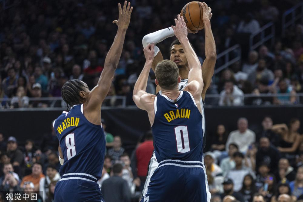 但全场逼抢 但全场逼抢