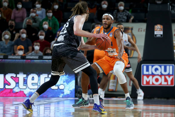 因此他将个 因此他将个