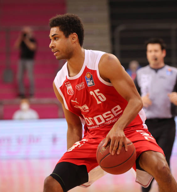 场上队长8 场上队长8