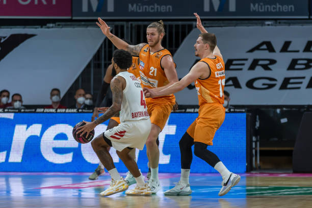 的成绩脱颖 的成绩脱颖