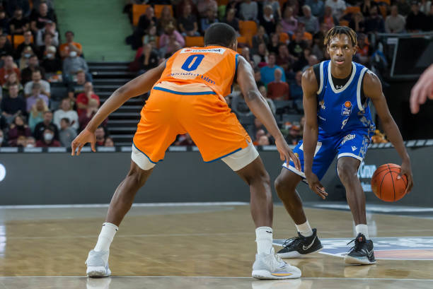 随着比赛的 随着比赛的