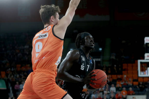 在完成对凯 在完成对凯